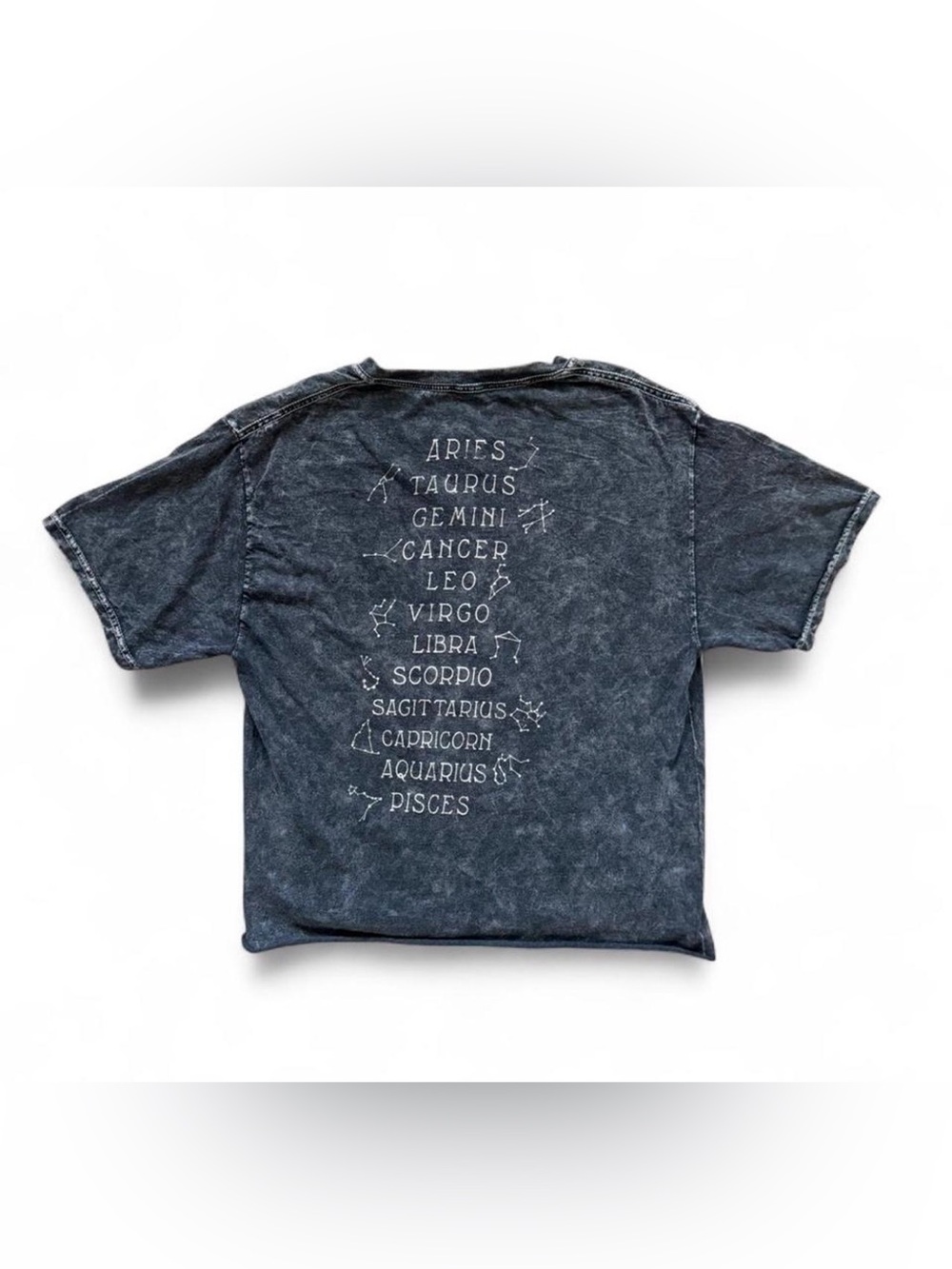 Fifth sun women’s grey zodiac graphic tshirt size small